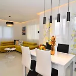 Bruno - Luxury Penthouse With Jacuzzi Διαμέρισμα Ζαντάρ
