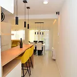 Bruno - Luxury Penthouse With Jacuzzi Ζαντάρ