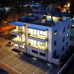Bruno - Luxury Penthouse With Jacuzzi Διαμέρισμα *