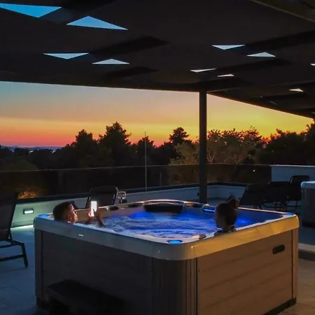 Bruno - Luxury Penthouse With Jacuzzi * Zadar