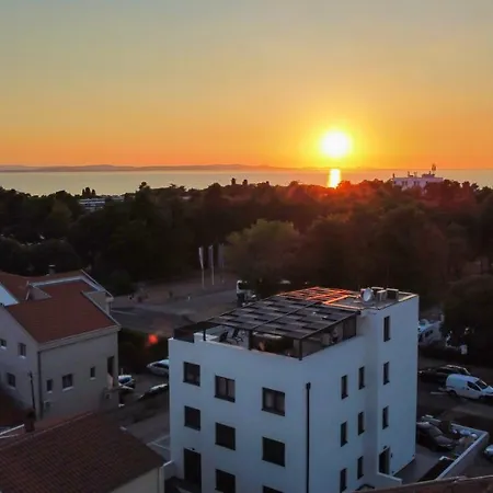 Bruno - Luxury Penthouse With Jacuzzi *