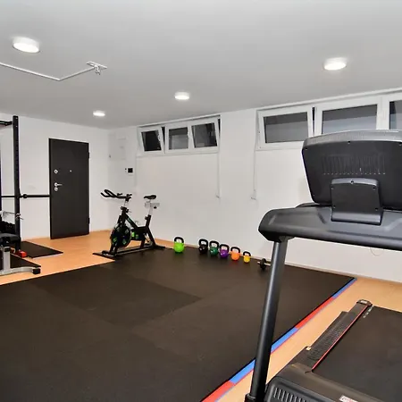 Bruno - Luxury Penthouse With Jacuzzi *