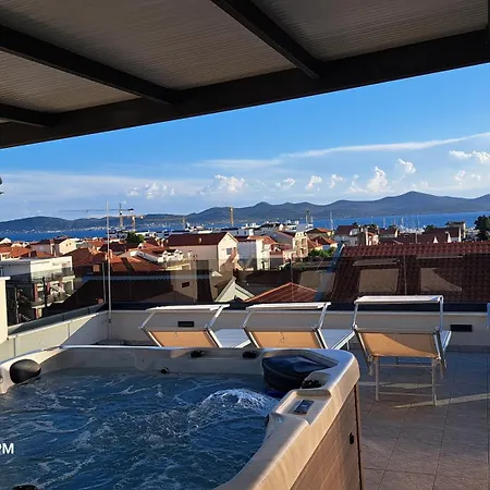 Апартаменты Bruno - Luxury Penthouse With Jacuzzi *