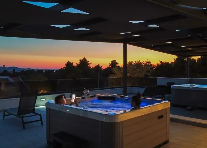 Bruno - Luxury Penthouse With Jacuzzi * Задар