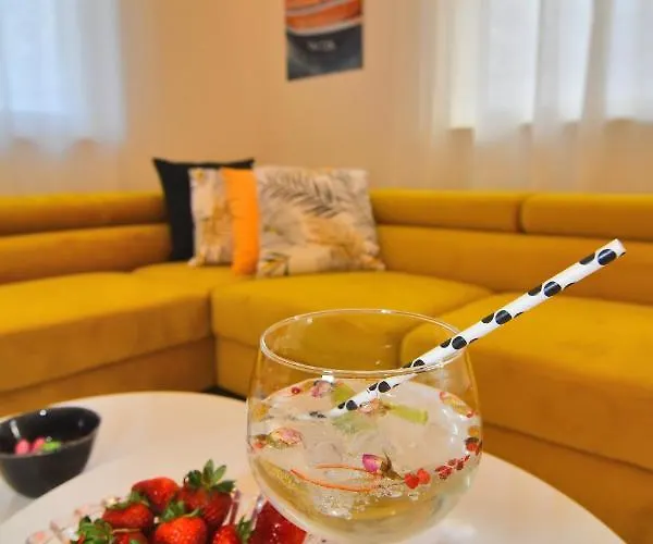 Bruno - Luxury Penthouse With Jacuzzi Апартаменты *