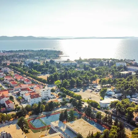 Bruno - Luxury Penthouse With Jacuzzi Apartment