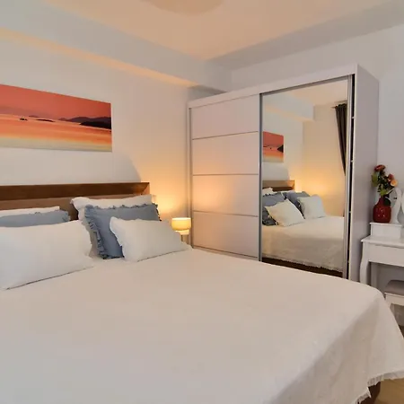 Bruno - Luxury Penthouse With Jacuzzi Daire