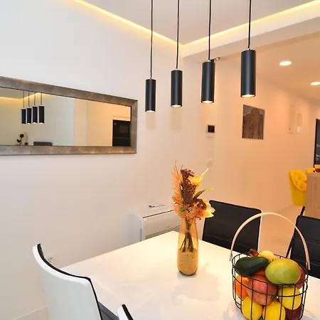 شقة Bruno - Luxury Penthouse With Jacuzzi *