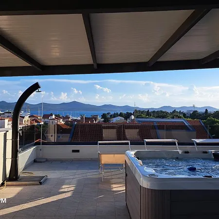 Bruno - Luxury Penthouse With Jacuzzi Apartamento Zadar