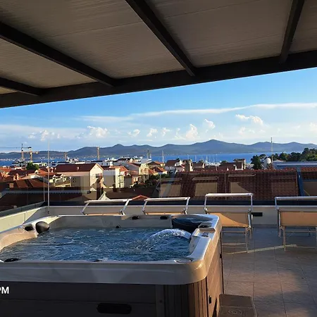 Bruno - Luxury Penthouse With Jacuzzi Zadar