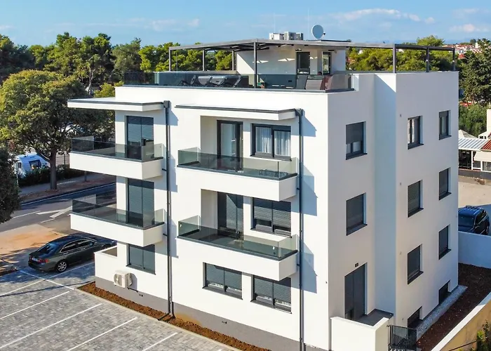 Bruno - Luxury Penthouse With Jacuzzi Apartamento Zadar