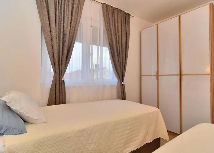 Bruno - Luxury Penthouse With Jacuzzi