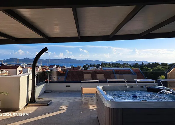 Bruno - Luxury Penthouse With Jacuzzi Apartamento Zadar